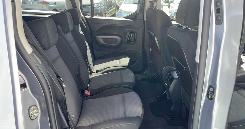 Toyota Proace City Verso cena 85900 przebieg: 117622, rok produkcji 2020 z Dobra małe 379